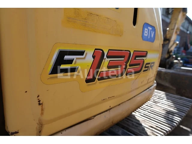 New holland e135sr rupsgraafmachine - afbeelding 13 van  38