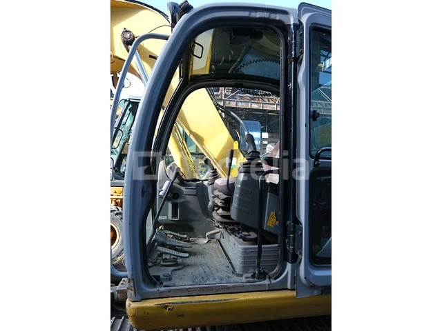 New holland e135sr rupsgraafmachine - afbeelding 35 van  38