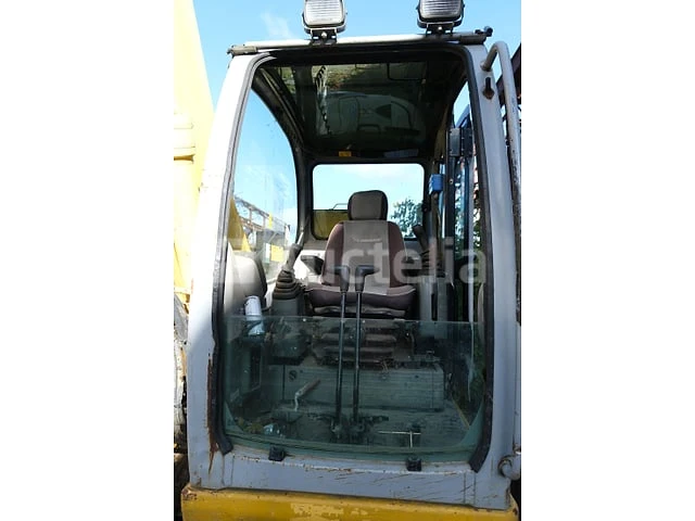New holland e135sr rupsgraafmachine - afbeelding 36 van  38