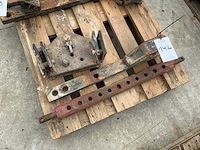 New holland gatenbalk + trekhaak - afbeelding 1 van  3