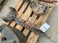 New holland gatenbalk + trekhaak - afbeelding 2 van  4