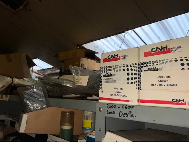 New holland grote partij diverse kleine originele onderdelen - afbeelding 4 van  10