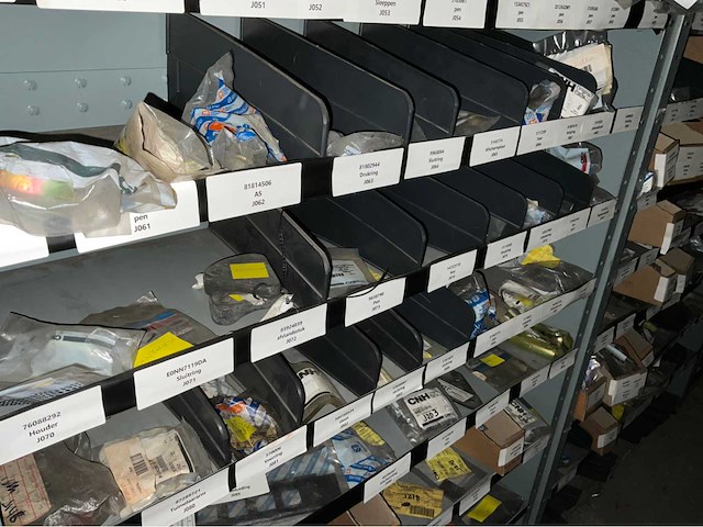 New holland grote partij diverse kleine originele onderdelen - afbeelding 7 van  10