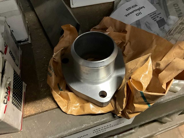 New holland grote partij diverse originele onderdelen - afbeelding 2 van  29