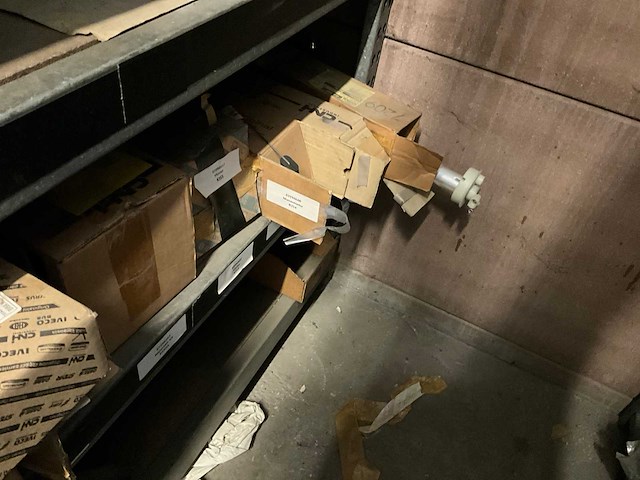 New holland grote partij diverse originele onderdelen - afbeelding 7 van  29