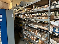 New holland grote partij diverse originele onderdelen - afbeelding 12 van  29