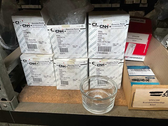 New holland grote partij diverse originele onderdelen - afbeelding 24 van  29