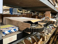 New holland grote partij diverse originele onderdelen - afbeelding 26 van  29