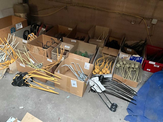 New holland grote partij hooibouw hark en schudtanden - afbeelding 1 van  3