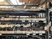 New holland grote partij originele bouten en moeren - afbeelding 2 van  7