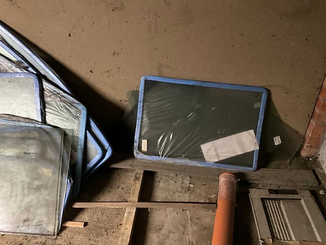 New holland grote partij originele cabine ruiten - afbeelding 2 van  4