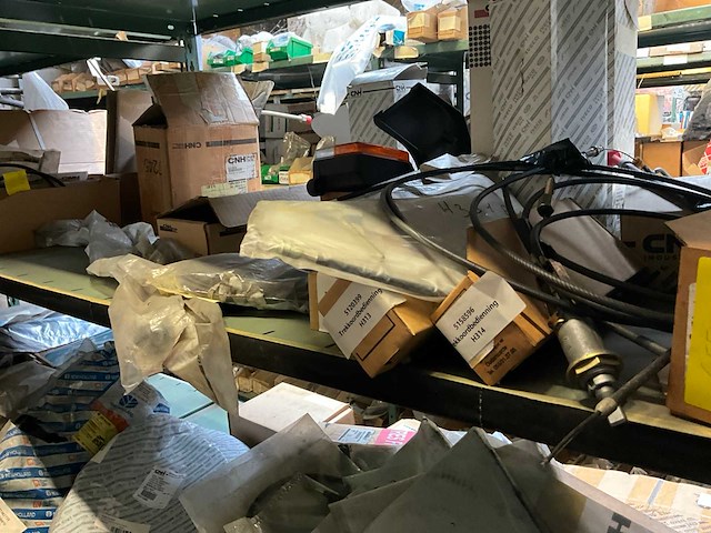 New holland grote partij originele verlichting - afbeelding 9 van  23