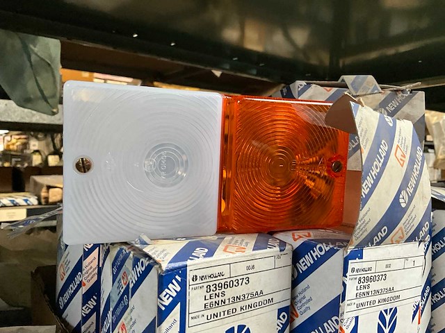 New holland grote partij originele verlichting - afbeelding 13 van  23