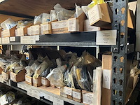 New holland grote partij versnellingsbak onderdelen + accumulatoren - afbeelding 10 van  11