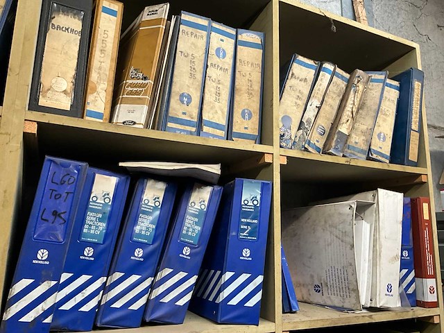 New holland grote partij werkplaatsboeken - afbeelding 2 van  13