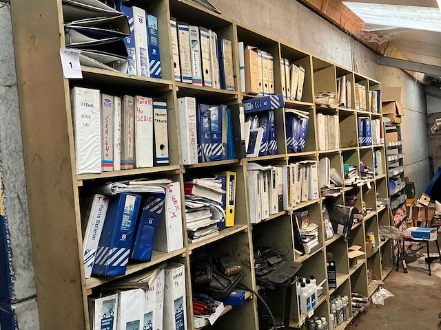 New holland grote partij werkplaatsboeken - afbeelding 1 van  13