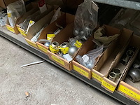 New holland grote partij wielnaven en flenzen+ gps schermen - afbeelding 3 van  11