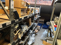 New holland grote partij wielnaven en flenzen+ gps schermen - afbeelding 1 van  11