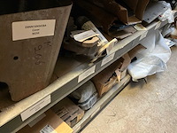 New holland grote partij wielnaven en flenzen+ gps schermen - afbeelding 7 van  11