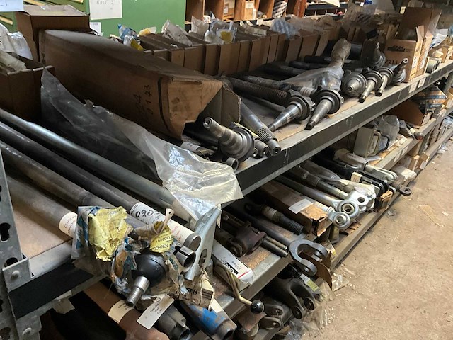 New holland grote partij wielnaven + hefarmonderdelen - afbeelding 10 van  10