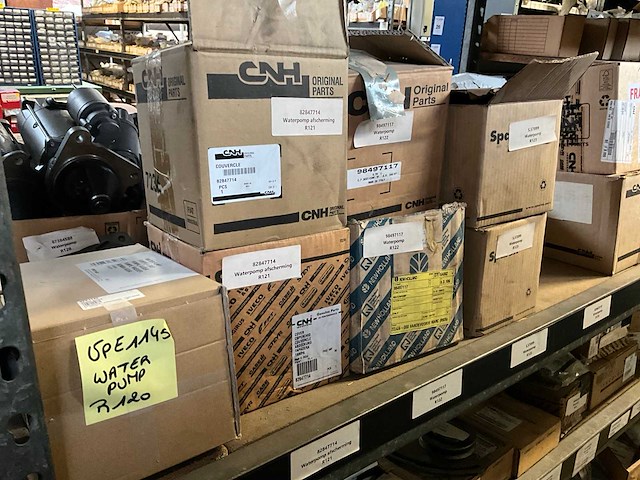 New holland partij startmotoren en waterpompen - afbeelding 4 van  19