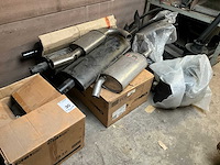 New holland partij uitlaten - afbeelding 2 van  2