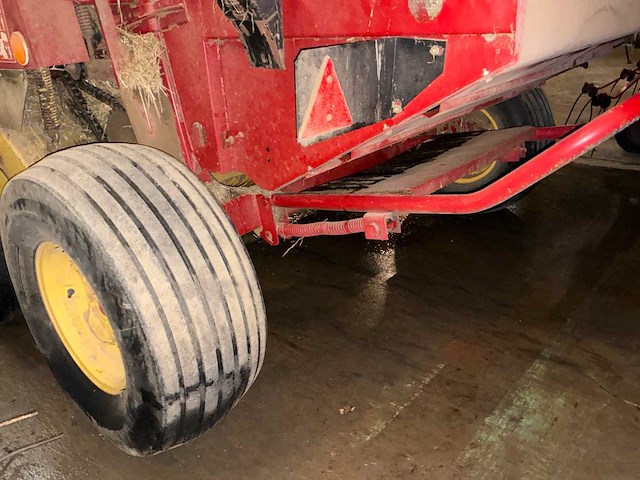 New holland ronde baler - afbeelding 2 van  14