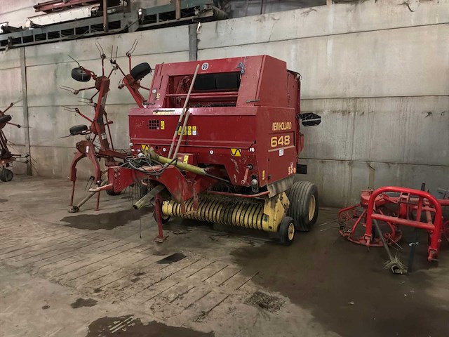 New holland ronde baler - afbeelding 1 van  14