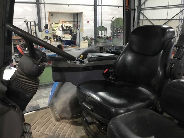 New holland tg 230 landbouwtractor - afbeelding 6 van  23