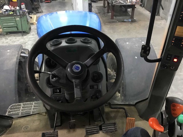 New holland tg 230 landbouwtractor - afbeelding 7 van  23