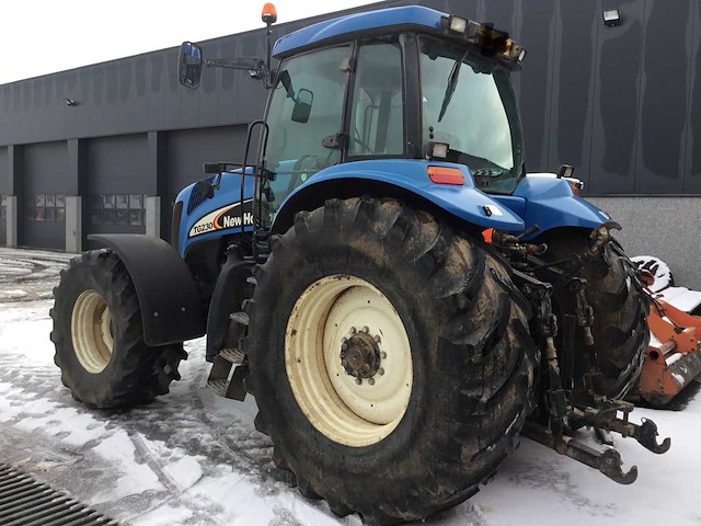 New holland tg 230 landbouwtractor - afbeelding 18 van  23