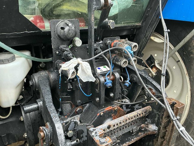 New holland tl90a vierwielaangedreven landbouwtractor - afbeelding 7 van  41