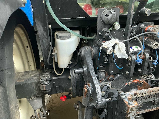 New holland tl90a vierwielaangedreven landbouwtractor - afbeelding 8 van  41