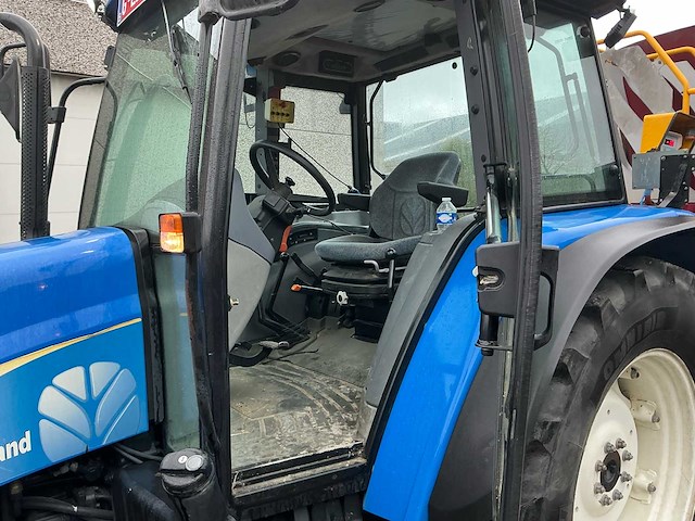 New holland tl90a vierwielaangedreven landbouwtractor - afbeelding 21 van  41