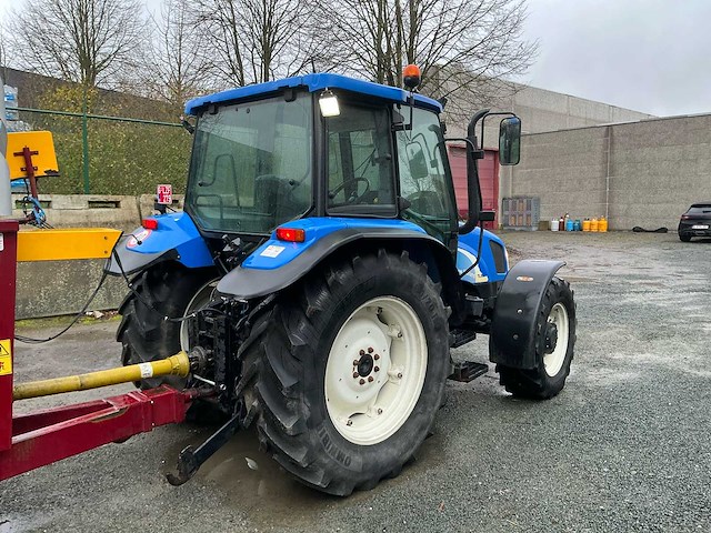 New holland tl90a vierwielaangedreven landbouwtractor - afbeelding 37 van  41
