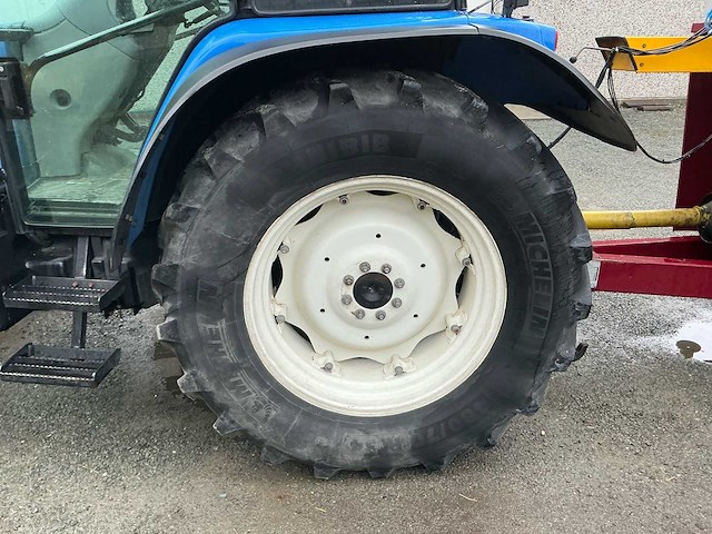 New holland tl90a vierwielaangedreven landbouwtractor - afbeelding 12 van  39