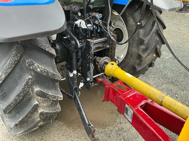New holland tl90a vierwielaangedreven landbouwtractor - afbeelding 13 van  39