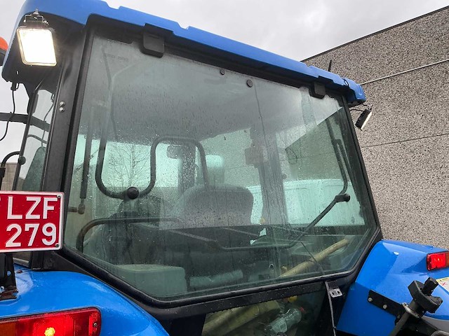 New holland tl90a vierwielaangedreven landbouwtractor - afbeelding 17 van  39