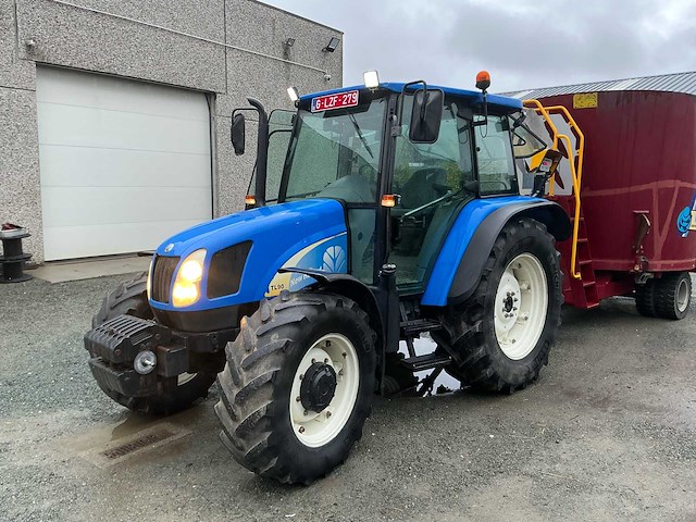 New holland tl90a vierwielaangedreven landbouwtractor - afbeelding 1 van  39