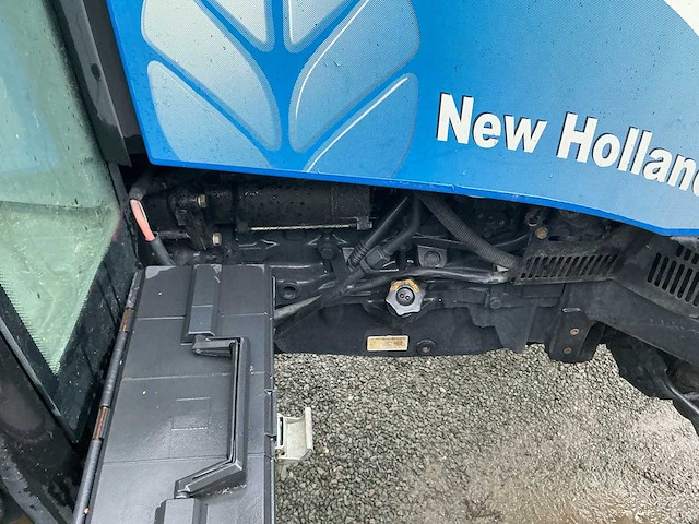 New holland tl90a vierwielaangedreven landbouwtractor - afbeelding 20 van  39