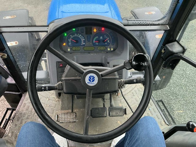New holland tl90a vierwielaangedreven landbouwtractor - afbeelding 31 van  39