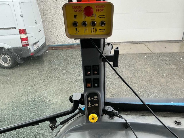 New holland tl90a vierwielaangedreven landbouwtractor - afbeelding 35 van  39