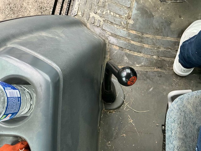 New holland tl90a vierwielaangedreven landbouwtractor - afbeelding 38 van  39