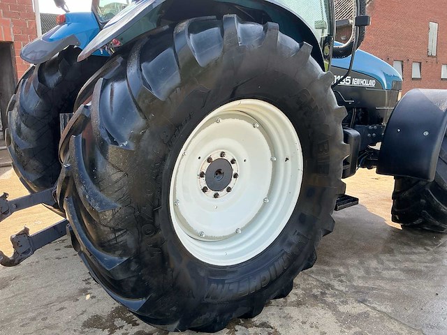 New holland tm135 geveerde vooras vierwielaangedreven landbouwtractor - afbeelding 11 van  34