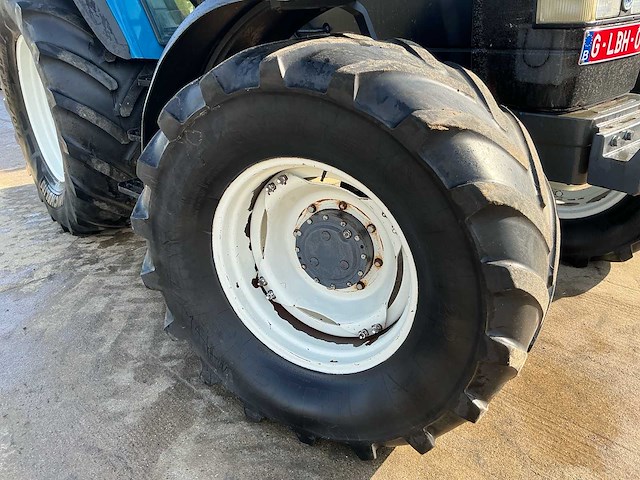 New holland tm135 geveerde vooras vierwielaangedreven landbouwtractor - afbeelding 12 van  34