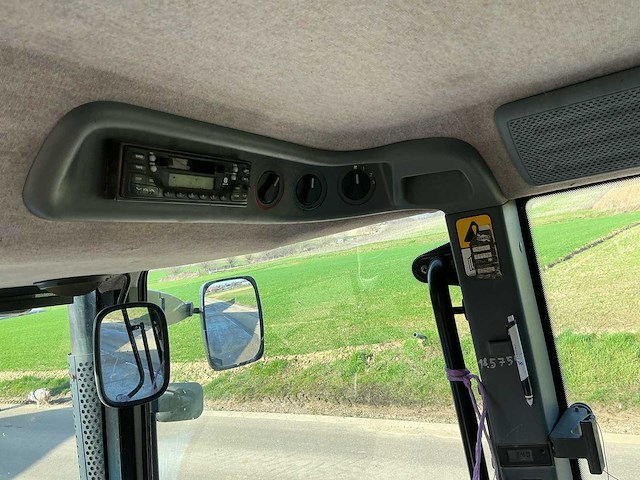 New holland tm135 geveerde vooras vierwielaangedreven landbouwtractor - afbeelding 18 van  34