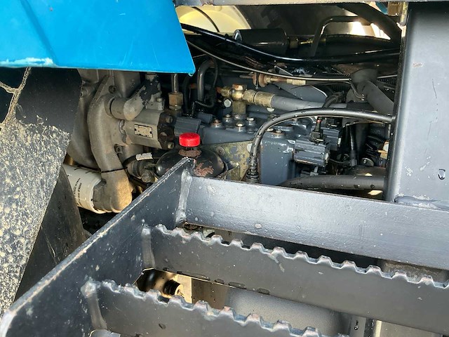 New holland tm135 geveerde vooras vierwielaangedreven landbouwtractor - afbeelding 33 van  34