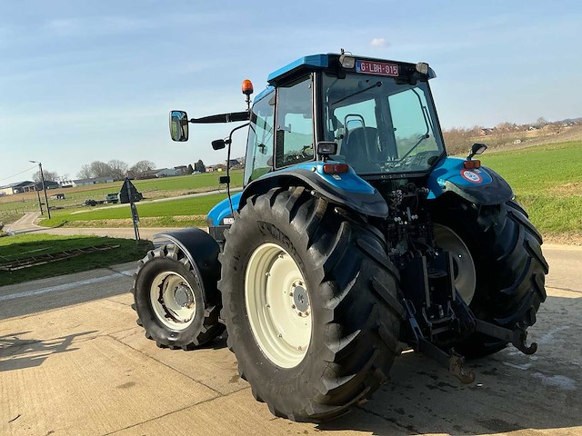 New holland tm135 geveerde vooras vierwielaangedreven landbouwtractor - afbeelding 3 van  34