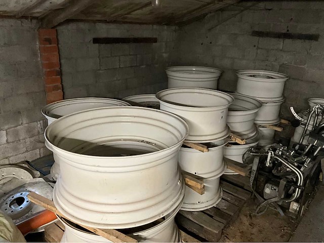 New holland tractorvelgen (19x) - afbeelding 1 van  9