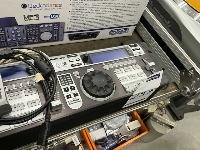Newark dmc 2 dj controller - afbeelding 2 van  3